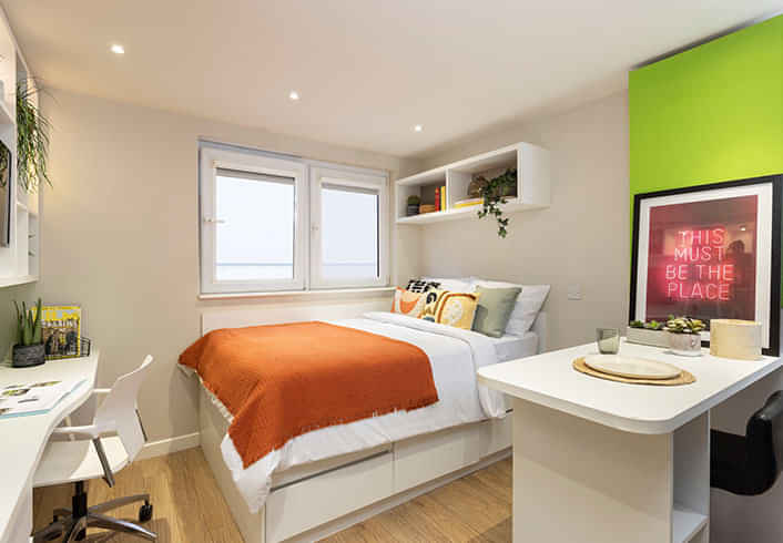 Londonist Drapery Place, London interior 1